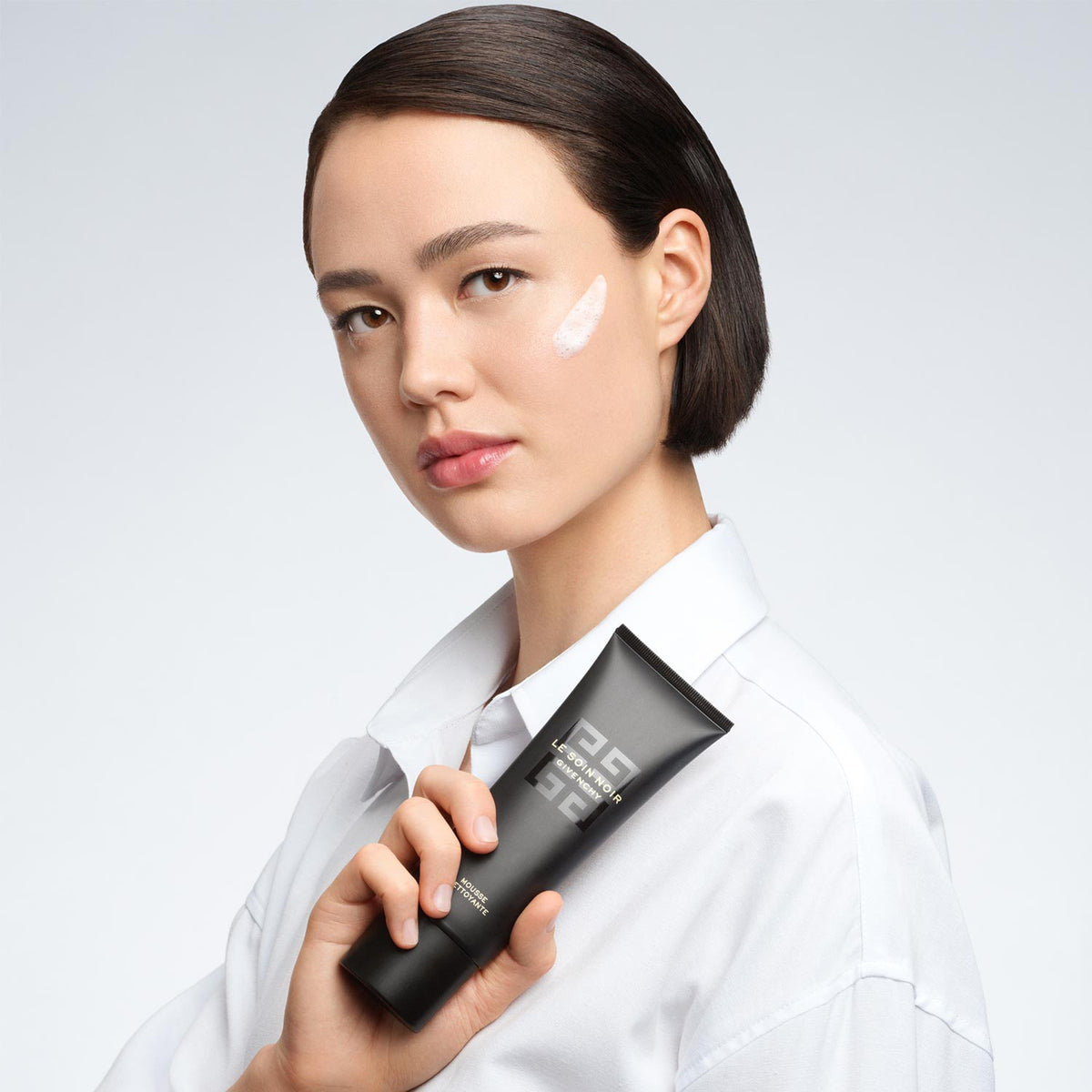 Le Soin Noir Cleansing Foam