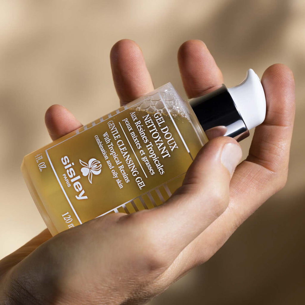 Gentle Cleansing Gel With Tropical Resins 120 ML