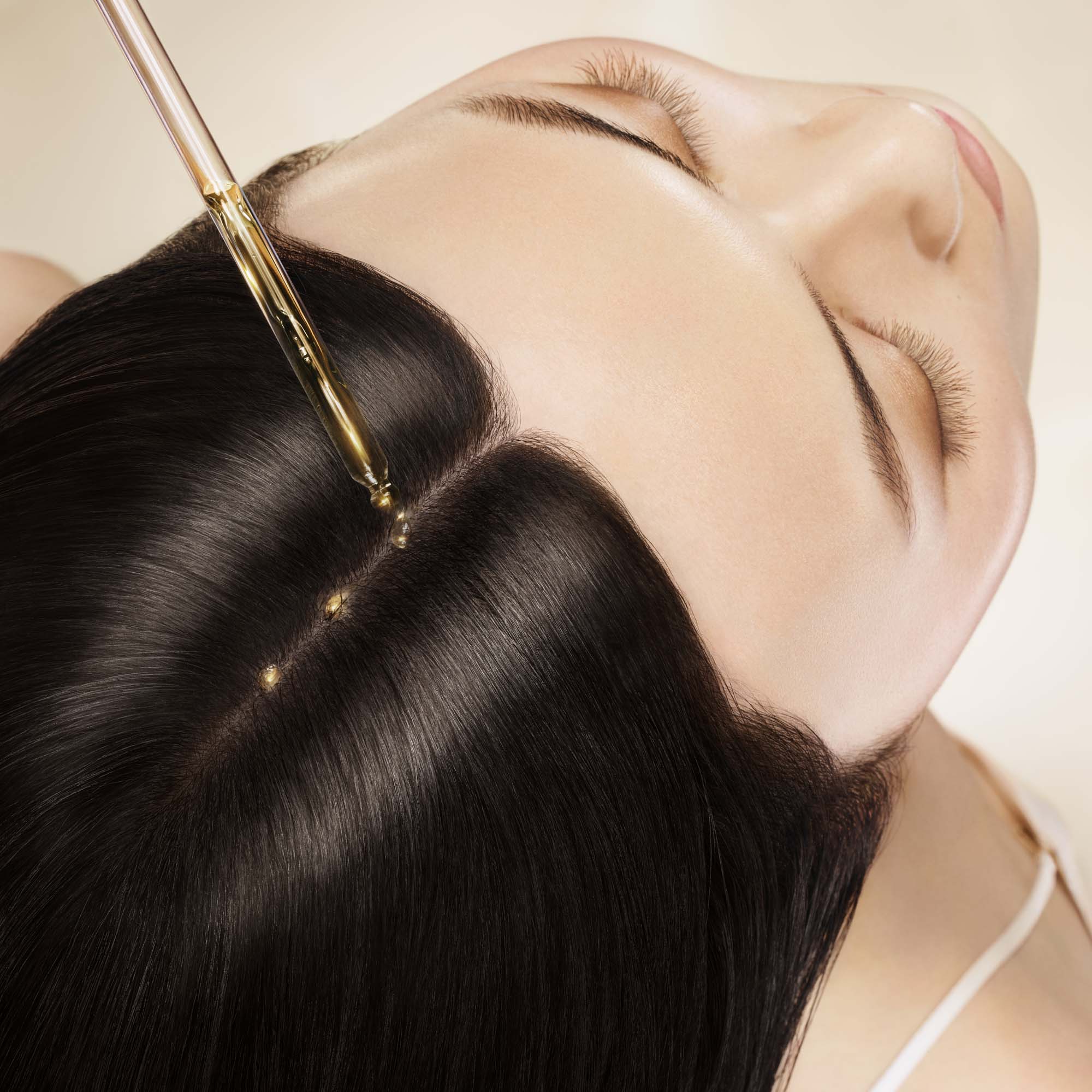 Abeille Royale Scalp & Hair Youth Oil in Serum